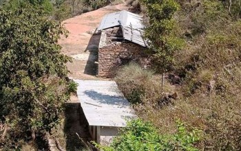 बैतडीको पञ्चेश्वरस्थित उदयदेव आधारभूत विद्यालयको भवन चार बर्ष सम्म मर्मत भएन् 